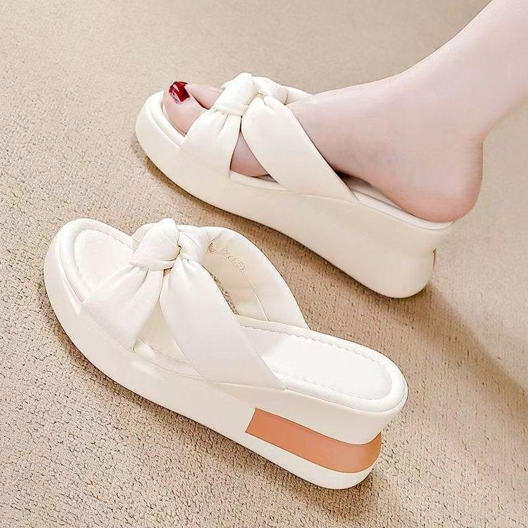 

Slippers women s summer wear 2025 new fashion muffin thick-soled wedge heel high-heeled sandals Internet celebrity premium sandals 40