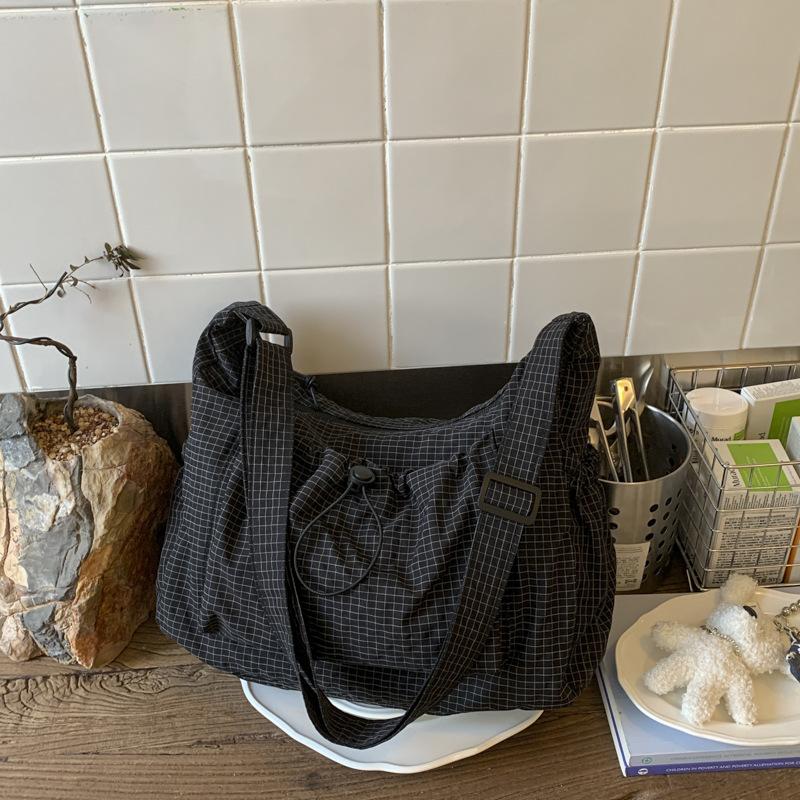 Fashion trend retro large-capacity bag women's casual tote bag 2025 autumn and winter new shoulder messenger bag