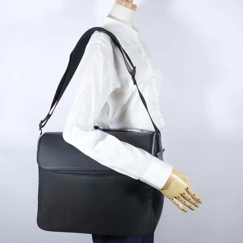 LOUIS VUITTON Thai meal Shoulder Bag M30862 Aldoise black Taiga/Nylon canvas mens Used