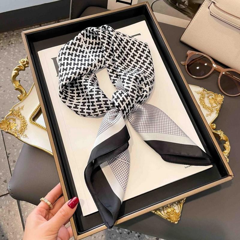 70cm Square Silk-Like Scarf Women Lightweight Fashion Accessory Office Chic Neck Wrap Stylish Print Design