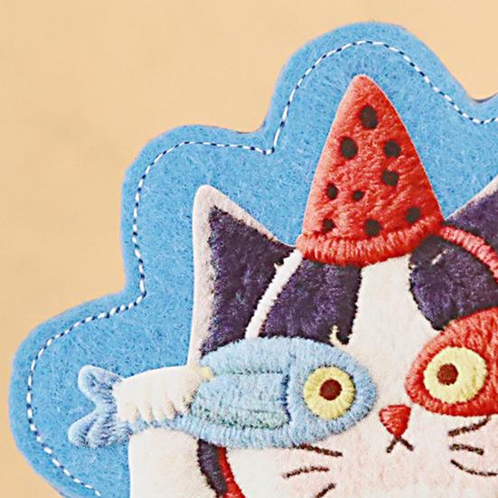 Felt Catnip Ball Toy Natural Catnip Infused Toy for Cats Kittens Safe Interactive Play Toy for Chewing Batting Teeth Cleaning Stress Relief Toy