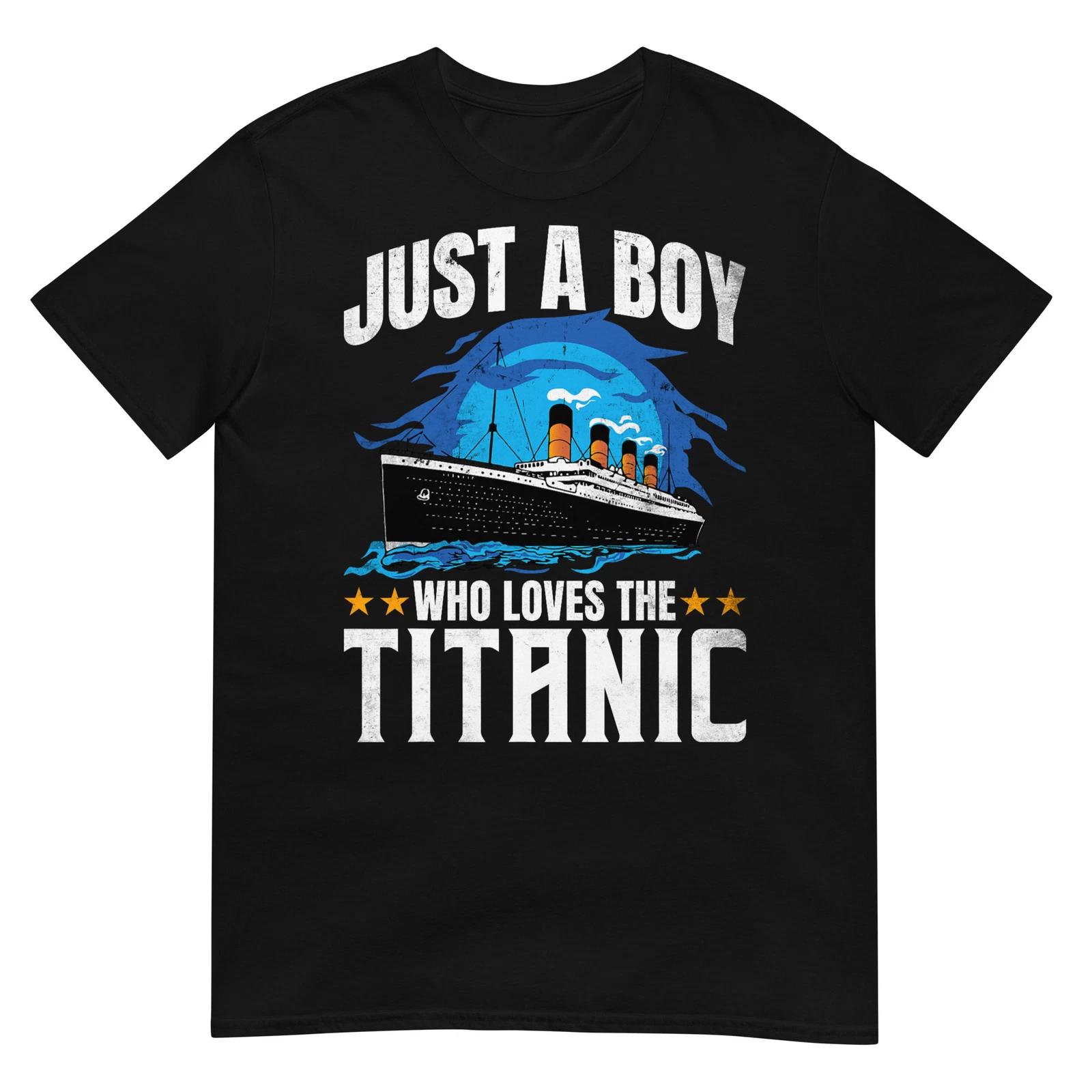 

Хлопчики, які просто люблять футболку RMS Titanic M