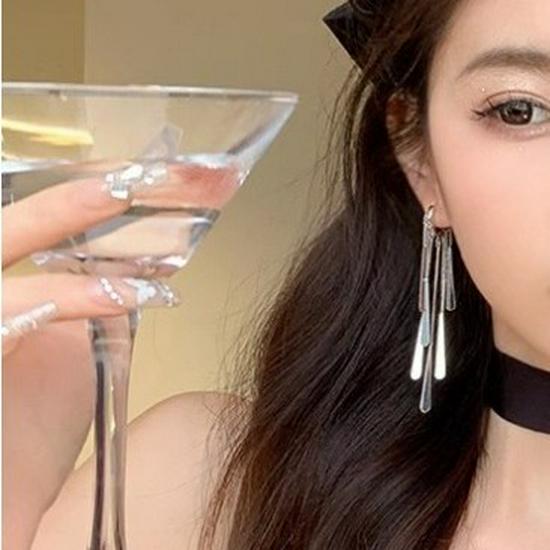 2024 Light Luxury Tassel Earrings: High-End Niche Design for Women