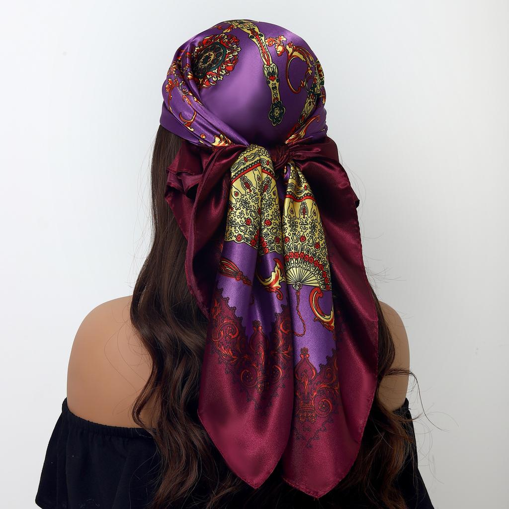Cachecóis Populares Europa E América Moda Bandanas Nova Estampa Protetor Solar 90X90CM Lenço Quatro Estações Lenços de Seda Quadrados de Luxo