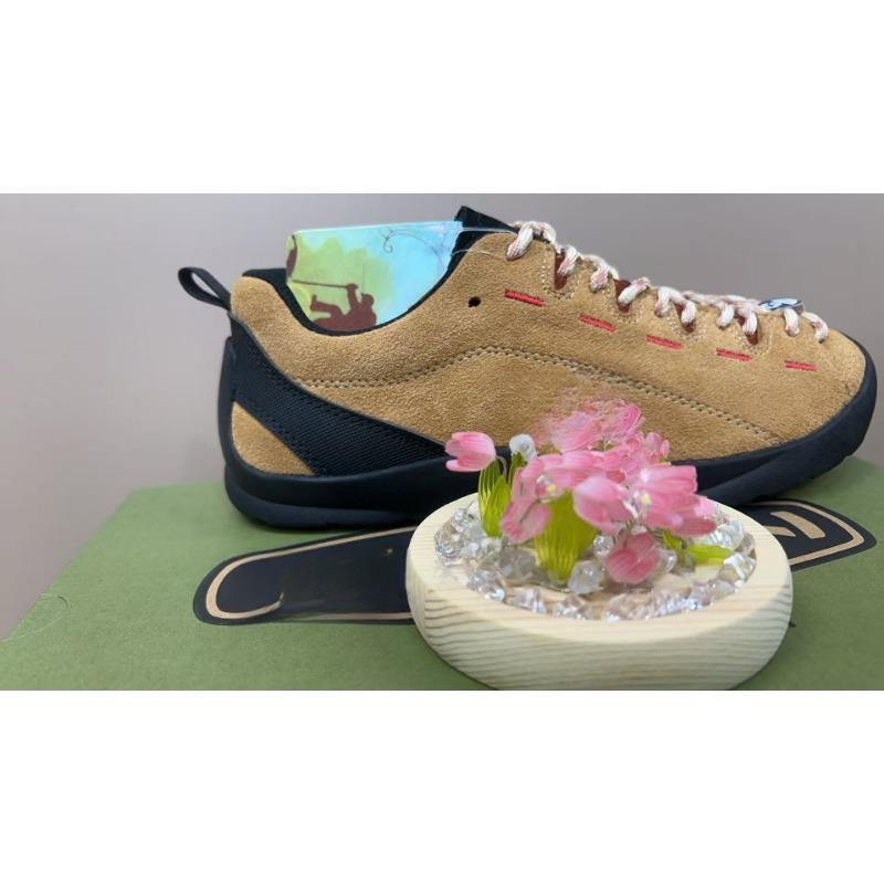 Fashion 2025 High Quality women Hiking Shoes Outdoor Low Ankle Hunting Trekking Sneakers Men Tourism Travel Shoes Outdoor