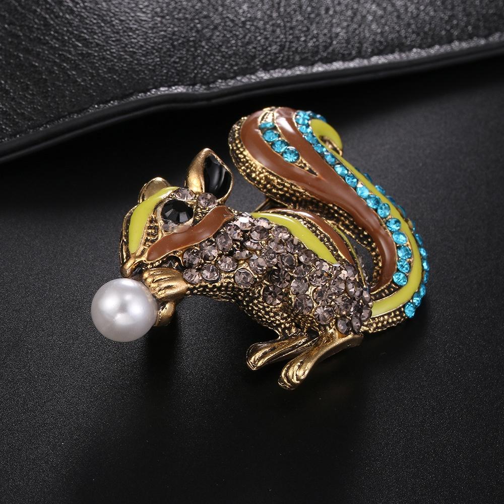 Cute Rhinestone Squirrel Brooch For Woman Clothing Accessories Party Enamel Animal Brooches
