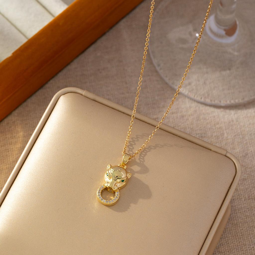 Micro Paved Titanium Steel Cross Pendant Necklace For Women Stylish Versatile Delicate Collarbone Chain