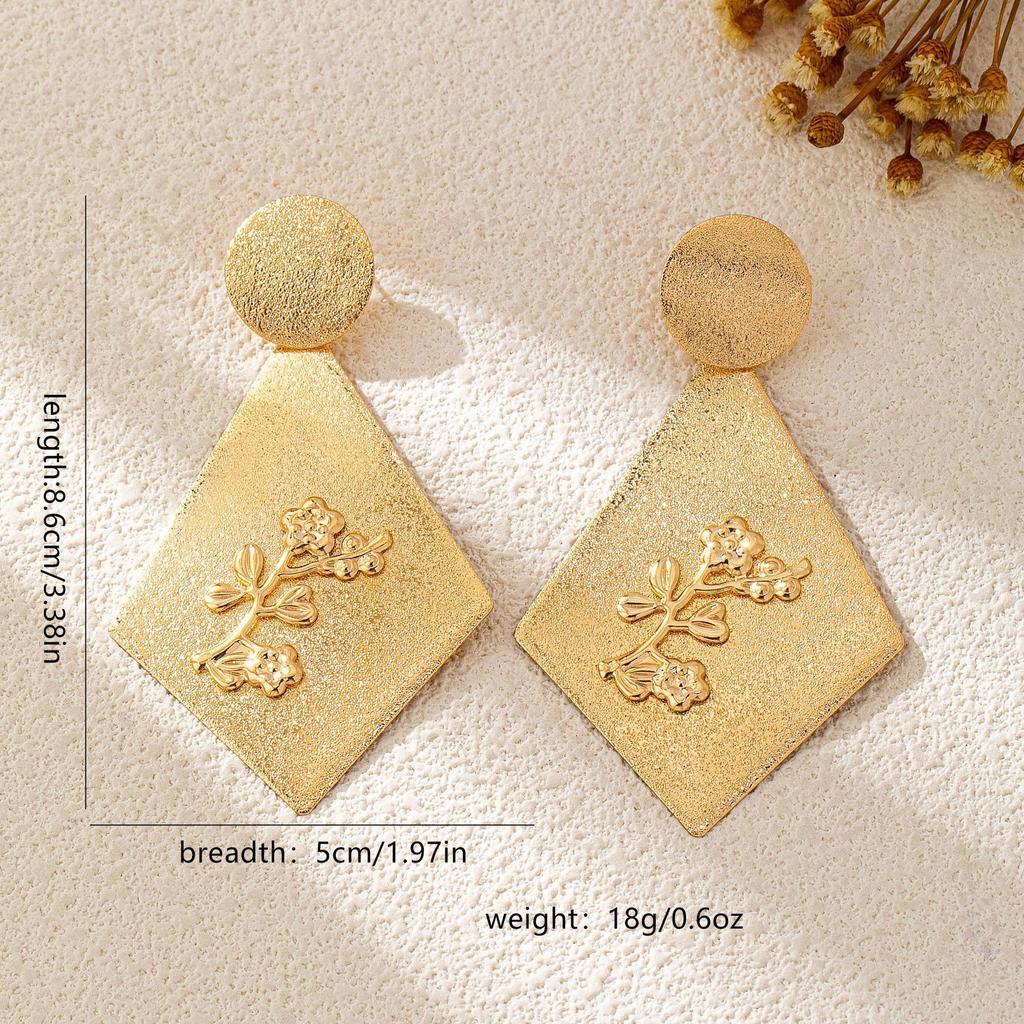 Personalized exaggerated geometric frosted flower print earrings are suitable for women's street parties