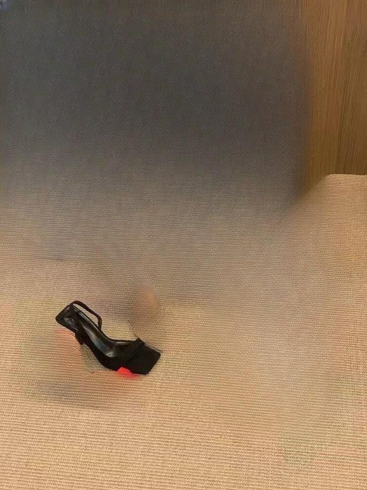 

Fashion French high-end ladies sandals that don t make your feet tired go well with skirts, thin heels, backheel straps and high heels 40 чёрный