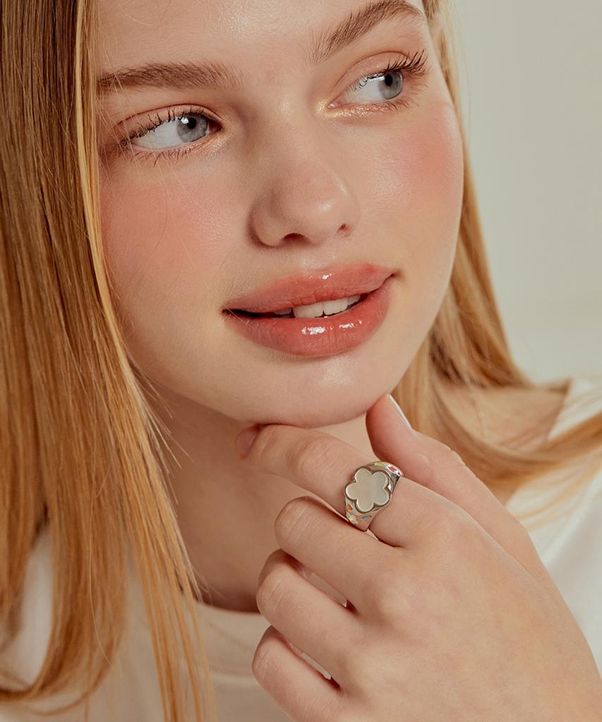 Tatiana Ethnic Flower Bold Ring Cr1804