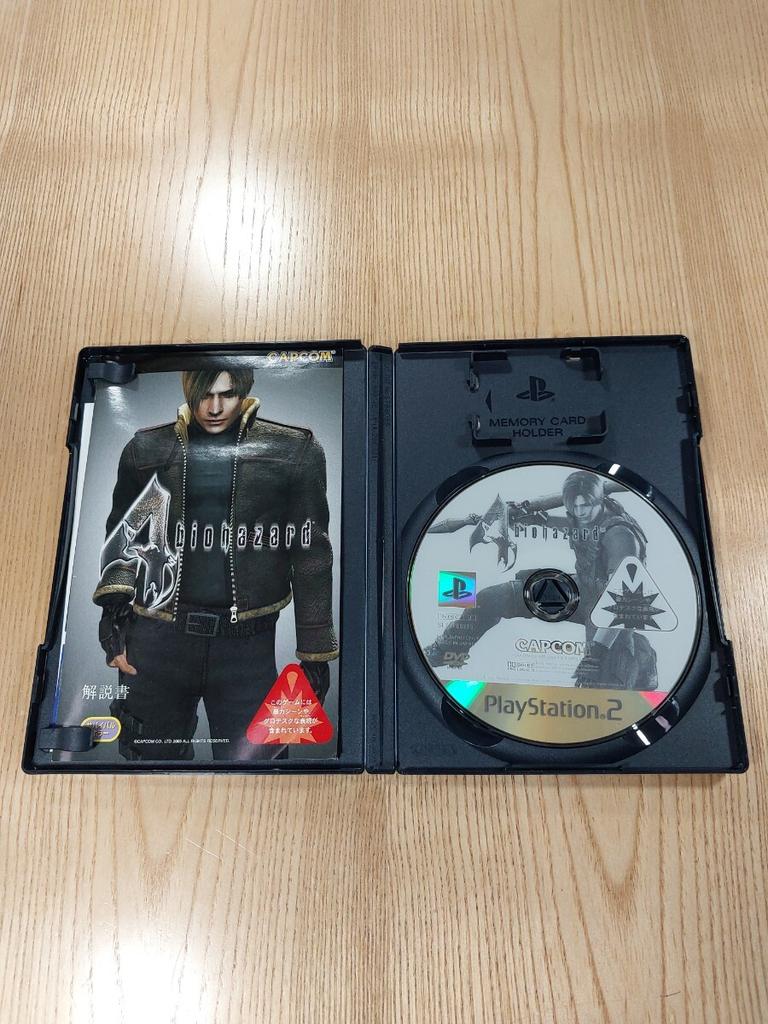[USED] Tested/BundleResident Evil 4 (Biohazard 4) Japanese Ver. PS2 W/ Official Complete Guide Book