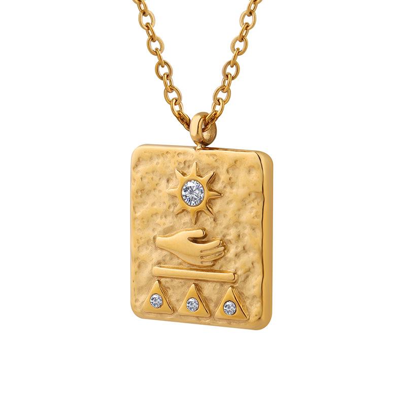 Fashion Personalized Relief Sun Square Pendant Inlaid With Zircon Necklace Titanium Steel Plated 18K Gold Collarbone Chain