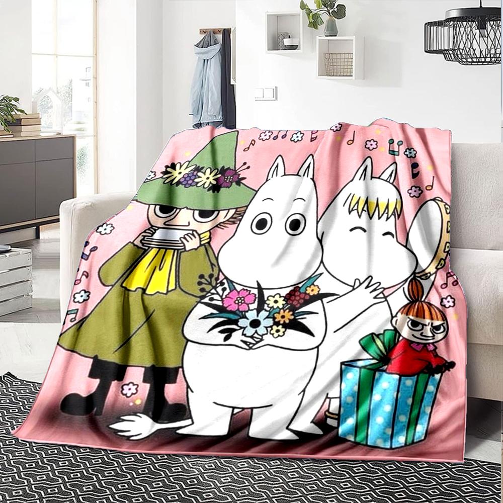 Moomin Temalı Baskılı Battaniye - Kanepe, Yatak, Seyahat ve Dış Mekan Kullanımı İçin Mükemmel | Makinede Yıkanabilir, Rahat ve Dayanıklı.