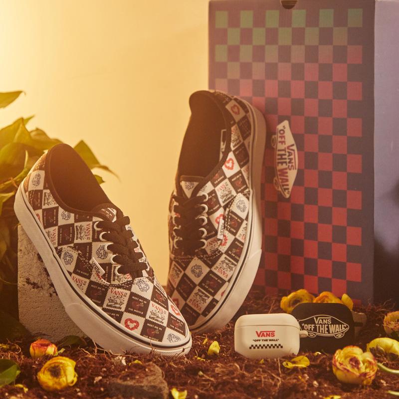 Vans Authentic 'Love Letters' Sneakers Sneakers VN0A5KRDB0A