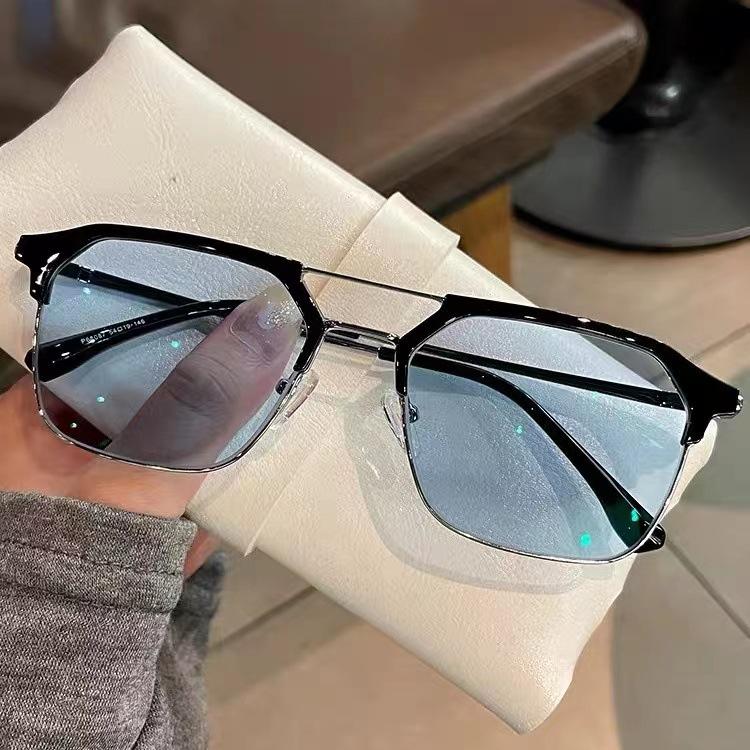 Pc Anti-Ultraviolet Photosensitive Color-Changing Square Glasses Popular Anti-Blue Light Men And Women Can Be Equipped With Degree Color-Changing