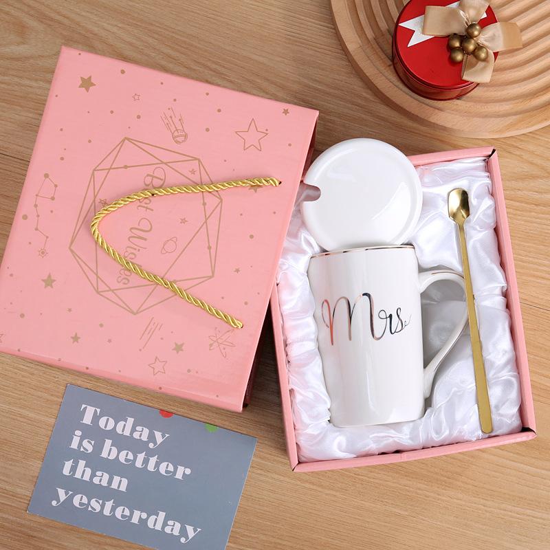 Ceramic Souvenir Black and White Mug with Lid and Spoon Couple Water Cup Household Ceramic Cup