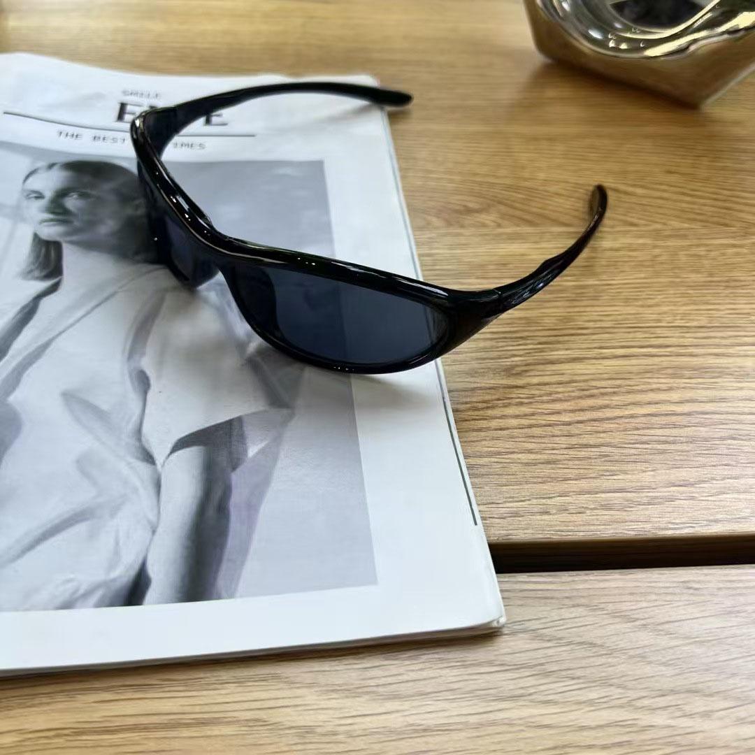 

Punk Stylish Outdoor Sunglasses High Quality Bicycling Fishing gentlemen Sun Glass European American Woman Sunglasses