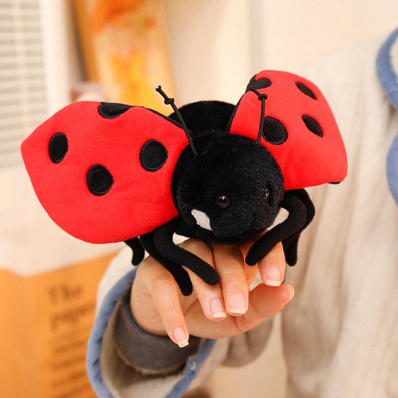 Simulation Insect Plush Toy Stuffed Beetle Bee Spider Butterfly Wild Animal Plushie Home Decoration Present