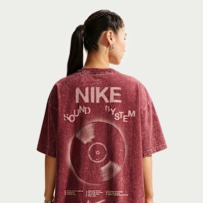 Nike T Shirts Women s Red Crew Neck Moderate S