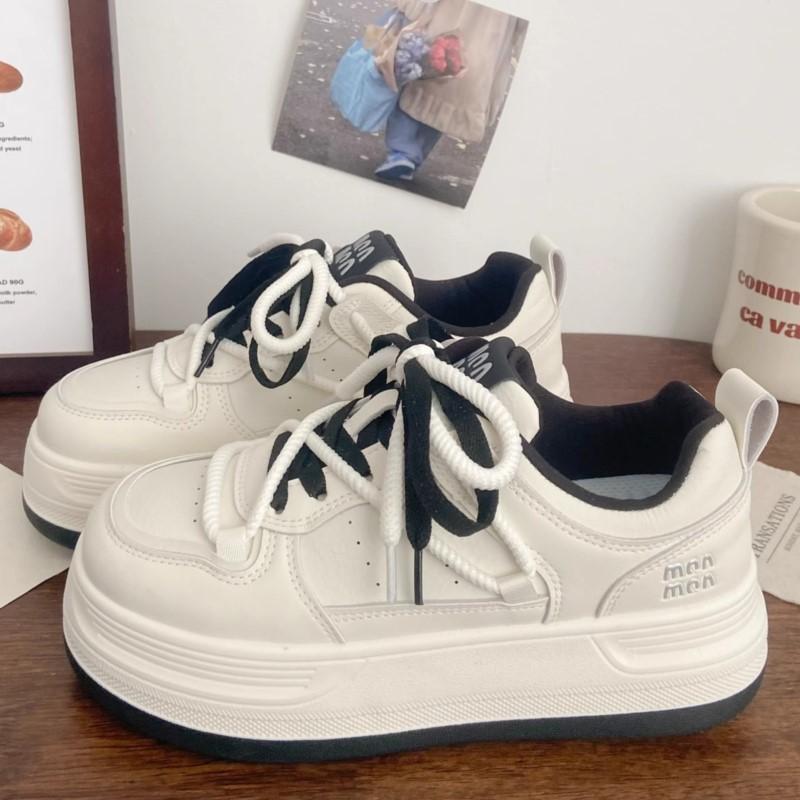 

Модные белые кроссовки на массивной платформе Весна 2025 для женщин, милые, уродливо-крутые, в корейском стиле, с низким вырезом, дышащие, трендовые, шикарные, студенческие туфли 40