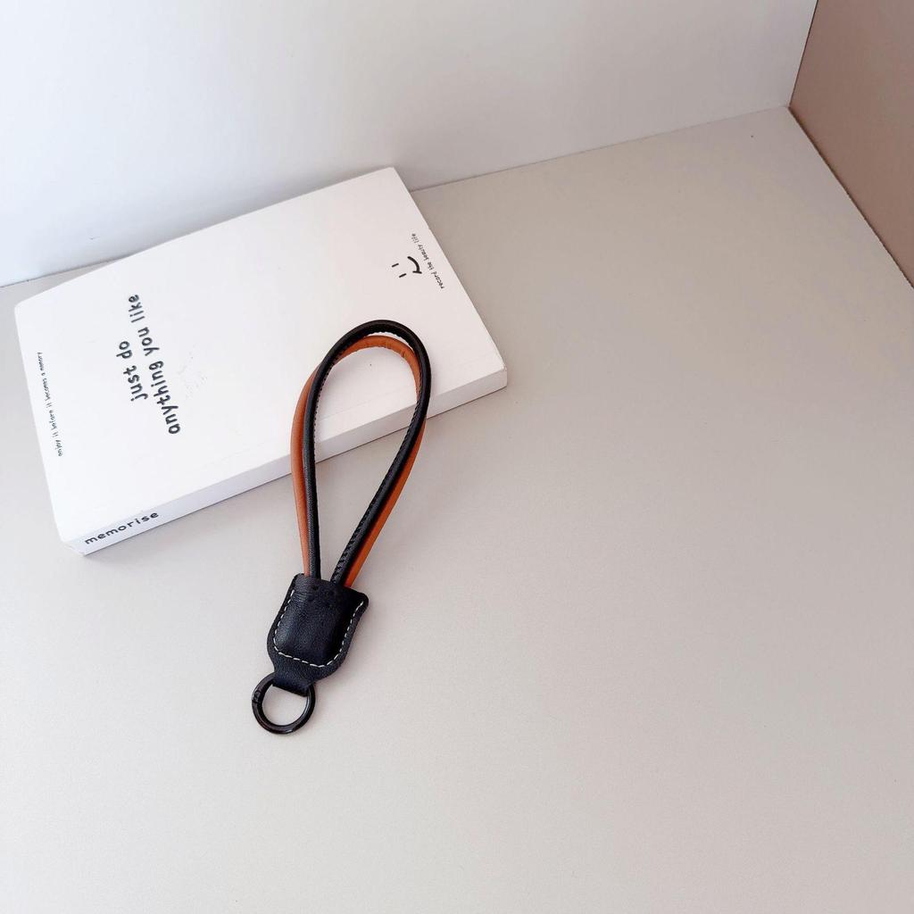 In-Stock Two-Tone PU Leather Short Lanyard for Phone Cases, Handbags, and Keychains – Stylish, Personalized, Versatile.