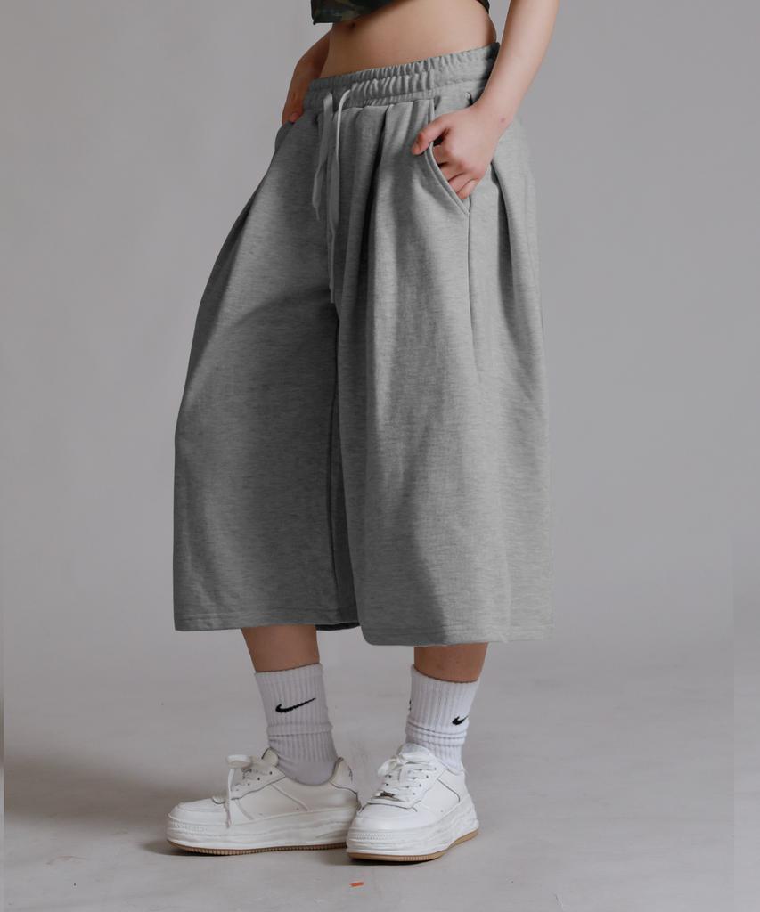 LIKE THE MOST Training Pintuck Autumn-Length Bermuda Shorts_Melange