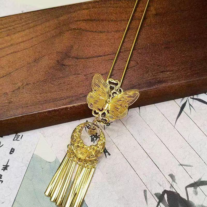 

Elegant Crescent U-Shaped Butterfly Hairpin with Tassel - New Chinese Style Headdress for Women