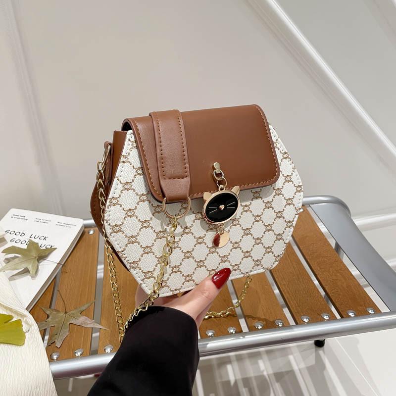 

Soft leather small bag autumn versatile texture women s messenger bag light women s bag bag women s new trendy shoulder bag білий