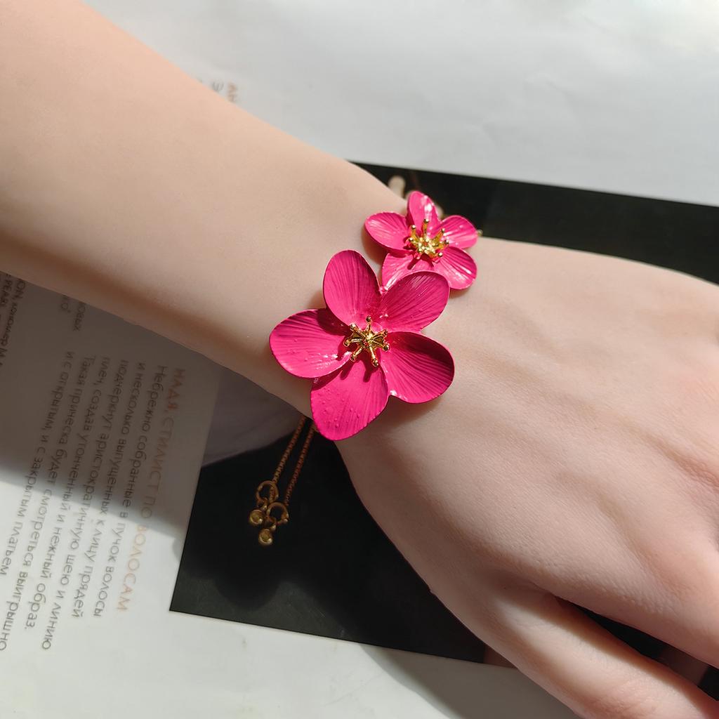 Adjustable Metal Flower Bracelets For Women Fuchsia Color Enamel Summer Style Fashion Jewelry Holiday Accessories Gifts