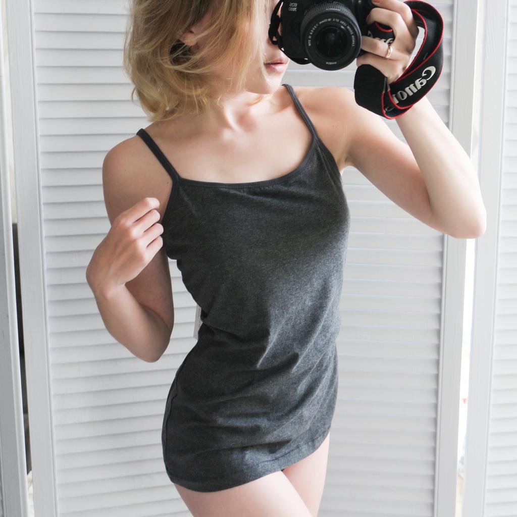 CHARMLEAKS Damska bawełniana koszulka na ramiączkach Bielizna damska Bielizna nocna Undies Biustonosz z półką Solidny, podstawowy podkoszulek Zestaw 2 sztuk