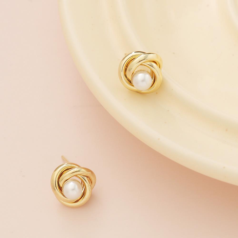Lightweight Twisted Pearl Stud Earrings with Hollow Tube Design