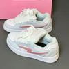 Kleine weiße Schuhe Damenschuhe neu Herbst Nische lässige Sportschuhe dicke Sohle erhöhend vielseitige Board-Schuhe Kinder