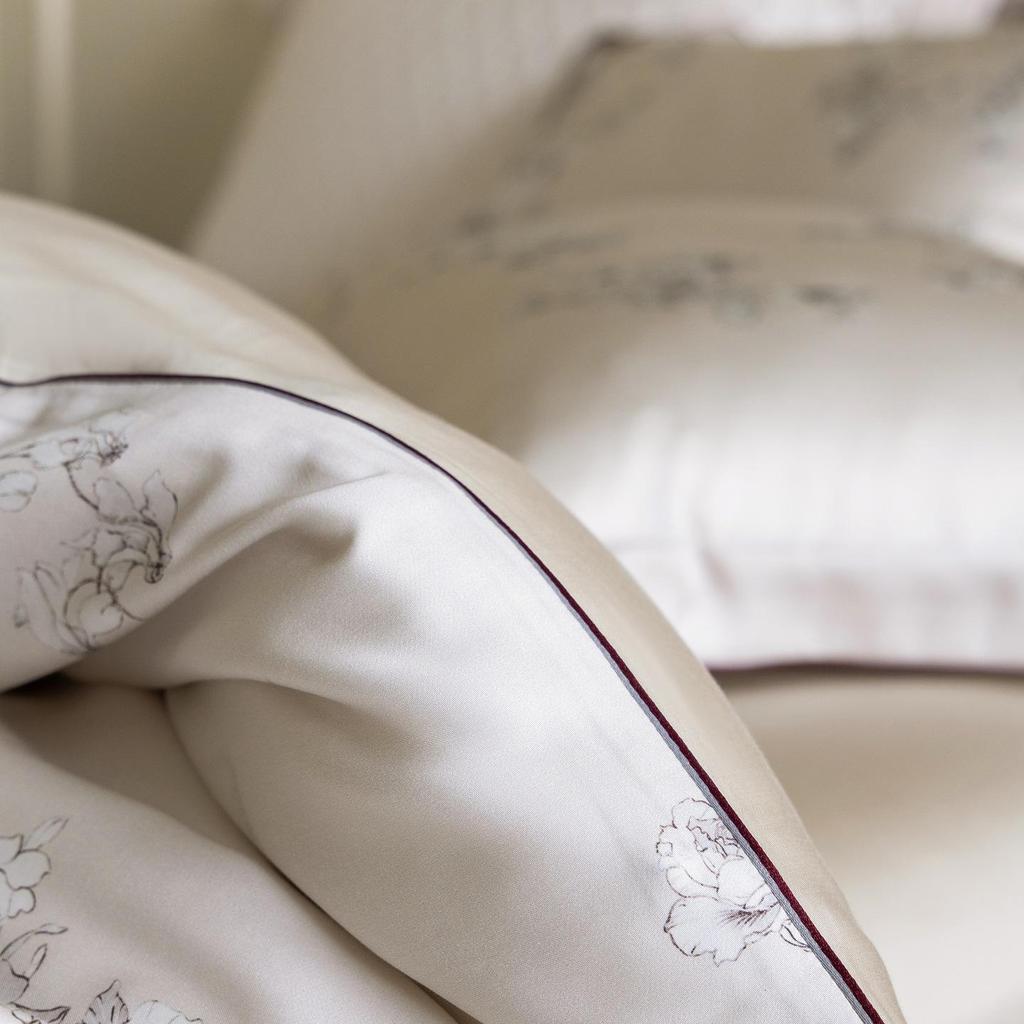 Luxury Lan Jing Tencel Cooling Four-Piece Summer Bedding Set: Silky, Machine Washable Bed Sheet & Duvet Cover for Naked Sleep.