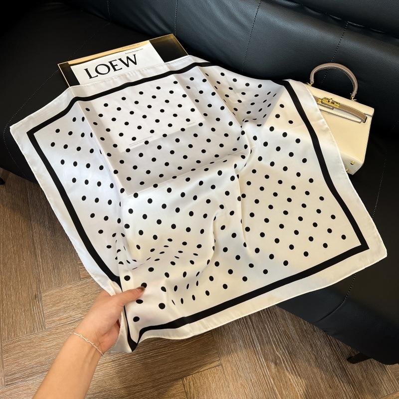 New silk scarf women's fashion versatile high-end small square scarf Korean version neck protection scarf spring and autumn retro scarf binding bag