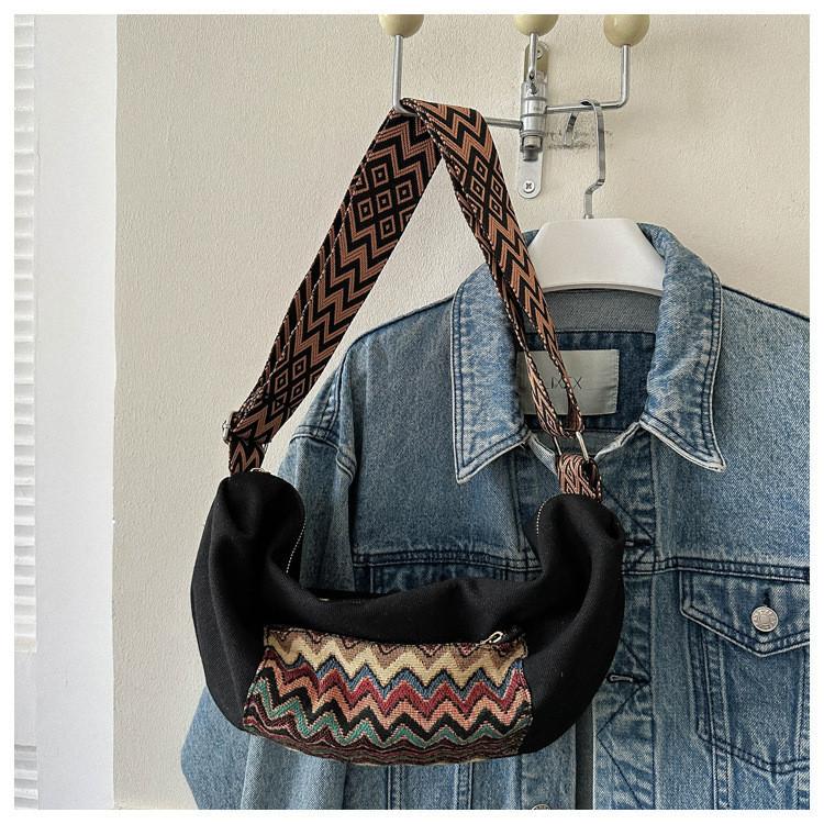 Stylish Tribal Canvas High Capacity Leisure Bag 2024 New Korean Winter Striped Fanny Pack Shoulder Crossbody Bag Coffee