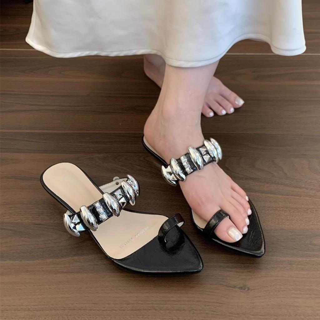 Design Sense Metal Word with Sleeve Toe Cool Slippers Women Wear Retro Pointed Word Drag