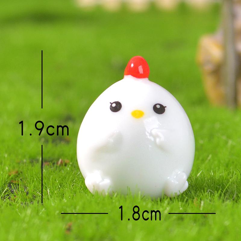 

Cute Little Chicken Garden Landscape Gardening Decorations Car Center Console Resin Parts and Small Ornaments Tilt backward