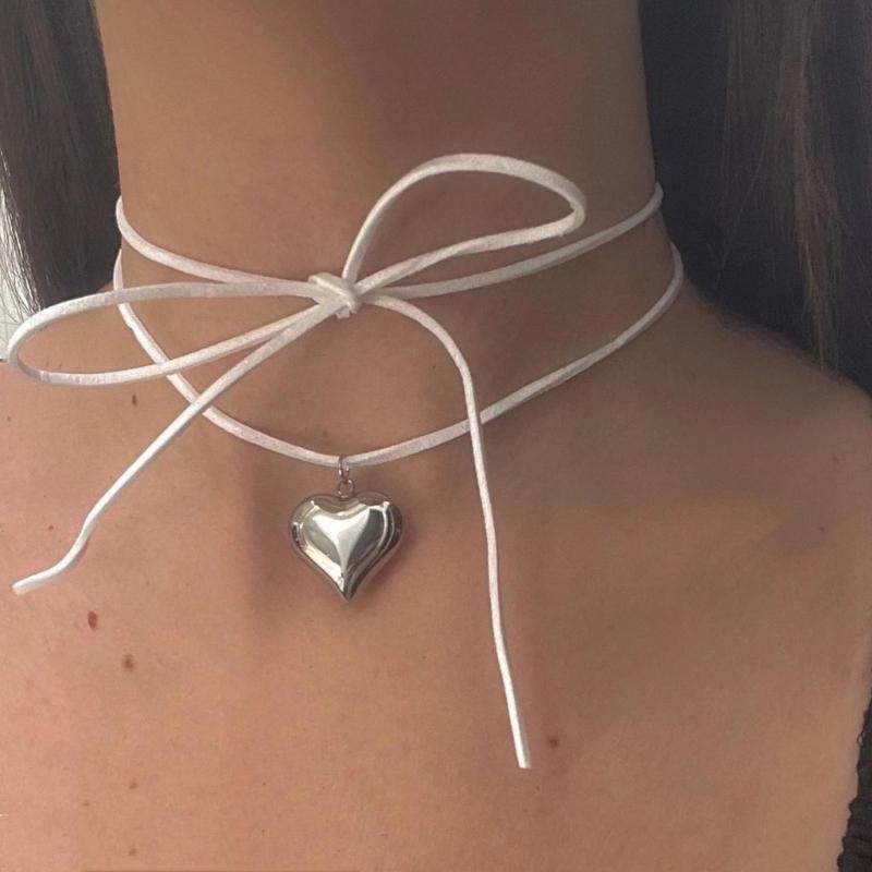 Heart Pendant Necklaces Small Heart Choker Pendant Necklaces Alloy Material Love Pendant Choker for Women Jewelry Gift