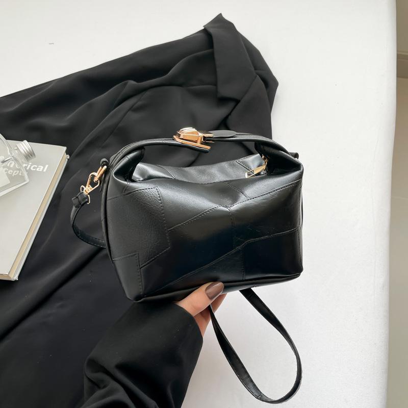 Niche Fashion Bag Women's 2025 New Hand-held High-end Small Square Bag Simple and Versatile Casual Shoulder Bag