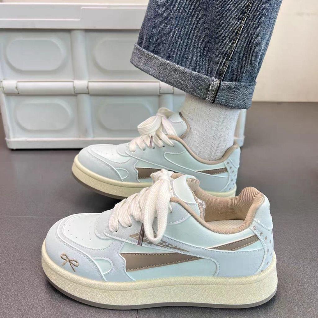 Women's Versatile 2025 Spring/Autumn Thick-Soled Fashionable White Shoes - Perfect with Skirts, Cute Board Shoes