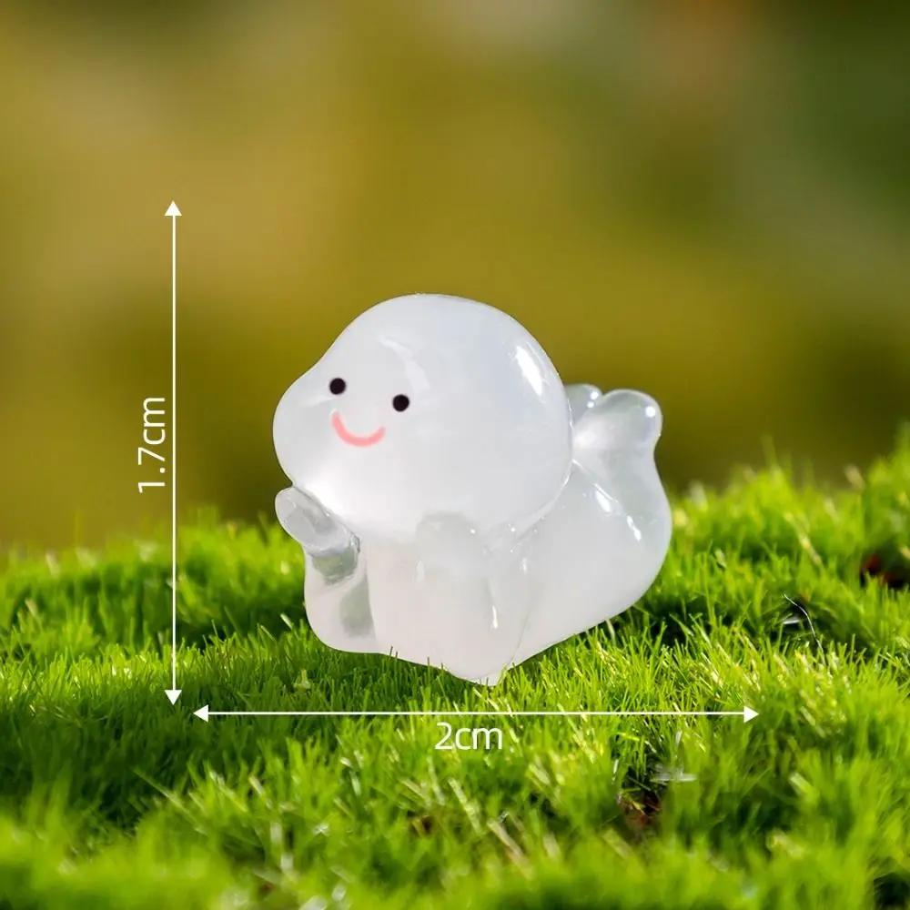 Cartoon Luminous Small People Figurines Resin Crafts Glow in Dark People Figurines Miniatures DIY Cute Little Man Statue