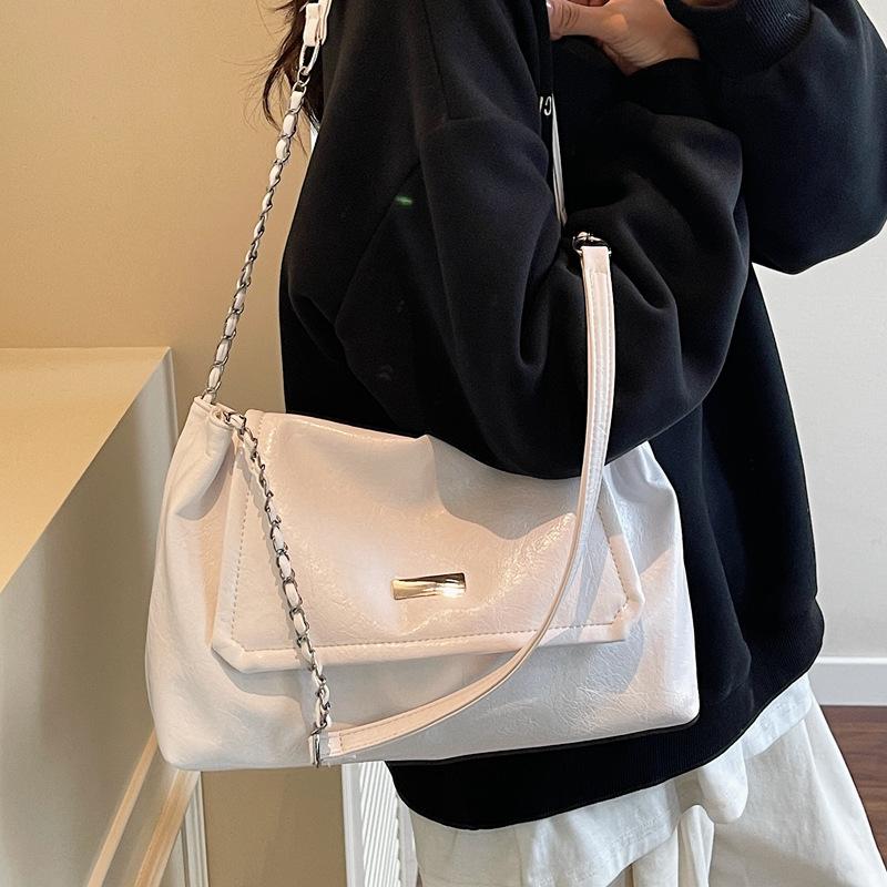 Casual retro bag women's large capacity 2025 new fashion chain shoulder bag texture class commuter tote bag