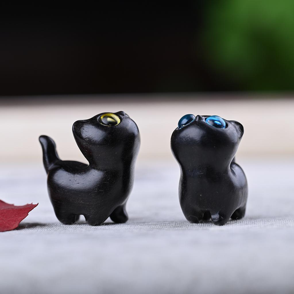 Cute Small Wooden Lucky Cat Figure 1.4" Green Sandalwood Carved Cat Figurine Desk Accessories For Home Decor Parts Gifts