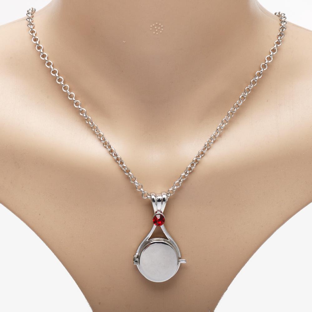 Anime-Inspired Red Sand Openable Shell Pendant Necklace with Diamond Accents