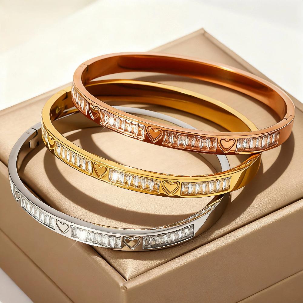 Four-leaf Clover Inlaid Double Row Women's European and American Fashion Bracelet