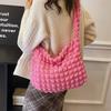 New women's bag, foreign gas, large-capacity cloud bag, bubble tote bag, commuting niche pleated casual puff shoulder bag.
