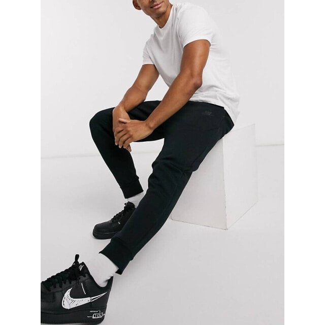 

Черные джоггеры Nike Tech Fleece
