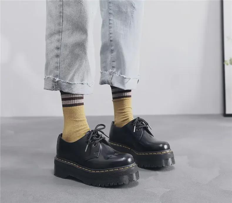 Aibiden 1461 Damen Plateau Lackleder Kurzstiefel mit runder Spitze