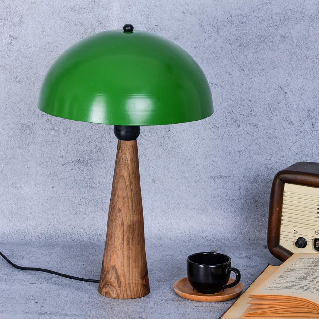 

Naturlig Solid Wooden Base and Metal Head Lampshade Green
