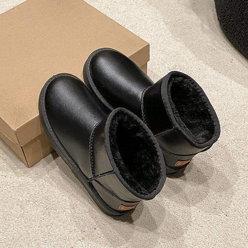 Snow boots for men and women 2025 winter new cotton shoes for women, thickened and piled fur, non-slip integrated waterproof leather surface to keep w